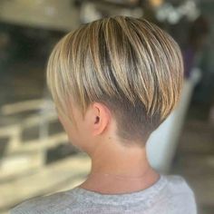 50 Coolest Women's Undercut Hairstyles To Try in 2024 Undercut Hairstyles Short, Over 40 Hairstyles, Super Short Haircuts, Undercut Long Hair, Fine Straight Hair, Curling Hair With Wand, Messy Short Hair