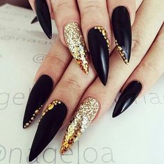 Black And Gold Stiletto Nails, Black And Gold Glitter Nails, Gold Stiletto Nails, Black Gold Nails, Black Stiletto Nails, Gold Stilettos, Stiletto Nail Art, Classy Nail Designs, Different Nail Designs