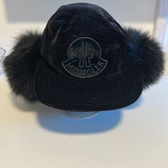 Real Fur. Never Worn. Designer Winter Hats With Curved Brim, Designer Black Winter Hat, Luxury Winter Hats With Short Brim, Designer Black Brimmed Hat, Luxury Flat Brim Winter Hat, Fur Hat, Real Fur, Limited Time, Women Accessories