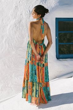 Radiate style and grace in this colorful woven maxi. It has a high neck design, low-back detail and ties behind the neck. O'Neill Women's woven maxi dress 52" In length Adjustable neck tie Lined bodice Low back 100% Viscose crinkle Tie Neck Dress, High Neck Designs, Dresses Xxl, Woman Weaving, Spring Outfits Women, Bralette Tops, Style And Grace, Low Back, Neck Designs