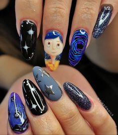 Nails Coraline, Halloween Nails Designs, Halloween Acrylic Nails, Casual Nails, Pretty Gel Nails, Cute Gel Nails, Halloween Nail Designs