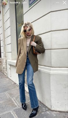 Elsa Hosk Style, January Outfits, Business Professional Outfits, Boots Outfits, Business Attire Women, Outfits For Work, Corporate Outfits, Business Casual Outfits For Work, Fashion Icons