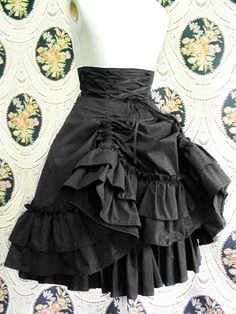 Tutorial for a High-Waist Skirt... I've pinned the floral version before but I really do LOVE this skirt - It is on the 2013 'to-do' list! Corset Waist Skirt, Costume Carnaval, Steampunk Skirt, Pretty Skirt, Bustle Skirt, Fest Outfits, Corset Skirt, Skirt Tutorial, Steampunk Cosplay