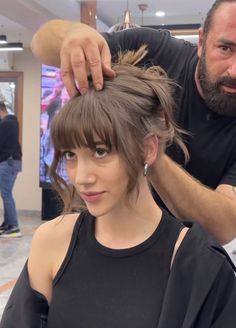 Short Straight Across Bangs, Neopolotin Hair, Bangs Haircut Ideas, Bangs Cut, Haircut Ideas Trendy, Short Hair Fringe, Bangs Haircut, Hairstyle Ideas Easy