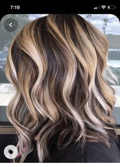 Warm Scarves, Gorgeous Hair Color, Hair Color Ideas For Brunettes, Hair Color Highlights, Brown Blonde Hair, Hair Color And Cut, Hair Inspiration Color, Hair Color Dark, Dec 8