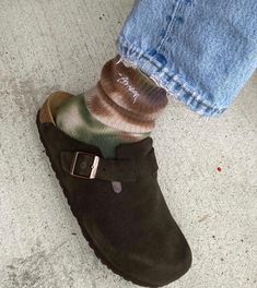 Birkenstock Boston, Winter Fits, Swag Shoes, Dream Shoes, Mode Vintage, Fashion Killa, Suho, Sock Shoes, Cute Shoes