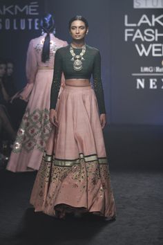 Indian Outfits Lehenga, Indian Fashion Trends, Lehnga Dress, Salwar Kamiz, Indian Gowns Dresses, Party Wear Lehenga, Indian Gowns, Party Wear Indian Dresses, Lakme Fashion Week