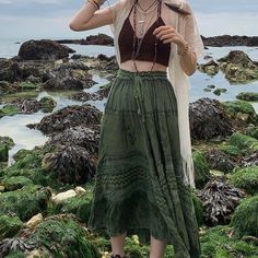 Looks Hippie, Long Green Skirt, Midi Skirt Casual, Green Midi Skirt, Printed Long Skirt, Long Skirt Fashion, Holiday Skirts, Grunge Fairycore, Estilo Hippie