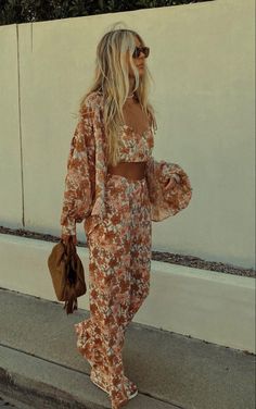 Outfits For Italy, Italy In April, Boho Kaftans, Trip To Italy, Honeymoon Outfits, Casual Outfit Inspiration, Italy Outfits, Mama Style, Spring Trip