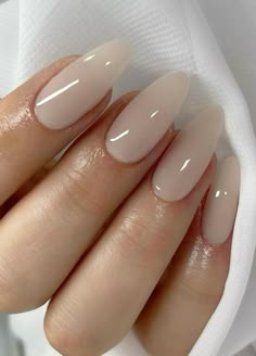 #nails #cleangirlaesthetic #beautiful Neutral Coloured Nails, Neutral Nail Art Designs Classy, Nude Colours Nails, Barely There French Manicure, Nails Acrylic Nude Color, Neutral Colour Nails, Classy Fun Nails, Nude Colour Nails, Peach Nude Nails