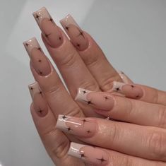 Medium To Short Acrylic Nails, Medium Nail Inspo Aesthetic, Trendy Nails Short Coffin, Gel X Tapered Square, Cute Short Tapered Square Nails, Cute French Nails Ideas Square, Nail Inspo Square Y2k, Trendy Nails Y2k, Medium Long Tapered Square Acrylic Nails