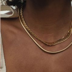 We love a simple statement and our Izzy Herringbone necklace won't disappoint. Its slightly chunky chain design gives it major style cred, but it also is delicate enough to layers with other pieces. Available in 14k gold plated brass Chain width: 4mm 18" herringbone chain with 2" extender Lobster claw closure SKU: BYN1257 Stackable Necklaces, Modern Jewellery Design, Herringbone Necklace, Dare To Be Different, Classic Necklace, Metal Necklaces, Brass Chain, Curb Chain, Modern Jewelry