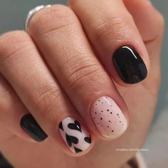 35+ stunning black and nude nail art designs that will elevate your manicure game to new heights for any occasion. Ideas for: black and nude nails, black nails inspo, black nails design, cute black and nude nails ideas, nude and black nails, trendy black nails, cute black nails, classy black nails, trendy nude nails. Trendy Black Nails, Nails Edgy, Colorful Nails, Nails Aesthetic, Black Nail, Short Acrylic Nails Designs