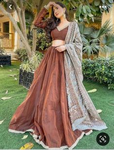 Simple Indian Outfits, Indian Outfit Ideas, Wedding Outfits Indian, Long Blouse Designs, Simple Lehenga, Indian Outfits Lehenga, Lehenga Designs Simple, Dresses By Pattern, White Wedding Gowns