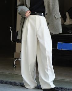 47918764786002|47918764818770|47918764851538 Pleated Wide Leg Pants, Wide Leg Pants Outfit, Elegant Pant, Solid Color Pants, Chic Blouses, Loose Jeans, Loose Outfit, Men Fashion Casual Outfits, Fitted Trousers