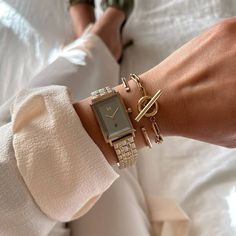 Business Professional Jewelry, Trendy Watches Women Fashion, Libra Szn, Watches Design, Square Bracelet, Interview Attire, Minimal Accessories, Womens Watches Luxury, Dope Jewelry