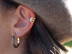 Minimalist Ear Cuff Earrings No Piercing, Gold Ear Wrap, Cartilage Ear Cuff, Huggie Hoop Earrings, Silver Black Ear Wrap Adjustable, Body Jewelry This triple line minimalist ear cuff earrings does not need a piercing, is very comfortable, light weight and easily adjusted to wrap the ear for a great fit. Super cute it's hard not to fall in love with these huggie earrings, in your choice of silver, gold or black. You can choose one or a pair as they're suitable for every day usage! These modern ea Cuff Earrings No Piercing, Earrings No Piercing, Minimalist Ear Cuff, Cartilage Ear Cuff, Ear Cuff Earrings, Hoop Earrings Silver, Geometric Studs, Ear Cuff Earings, Ear Cuffs