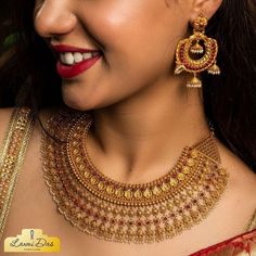 https://youtu.be/h_tbwQlk1wc Antique Chokar Design Jewelry, Chokar Design Jewelry In Gold, Choker Necklace Designs Gold Indian, Haram Necklace Set, Fashion Jewelry Necklaces Gold, Jewellery Aesthetic, Bridal Necklace Designs, Gold Bridal Necklace