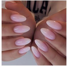 Unghie Sfumate, Pink Nail Art, Stick On Nails, Manicure E Pedicure, Artificial Nails, Nail Accessories, Ombre Nails, False Nails, Almond Nails