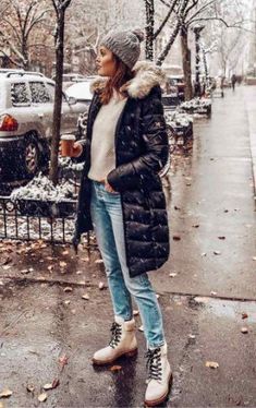 Beautiful women fashion outfits with snow boots. #womensnowboots Boho Winter Outfits, Trendy Outfits Winter