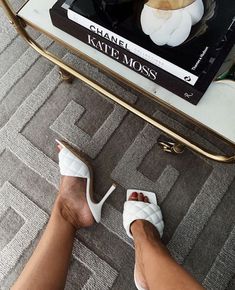 Bottega Shoes, Padded Sandals, Fashion Words, Laying In Bed, Chanel Collection, Influencers Fashion, Sneaker Heels, Quilted Leather