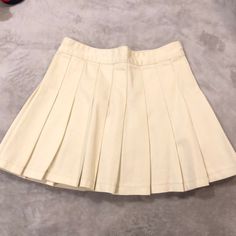 Brand New Never Worn . It’s Labeled One Size But I’m Usually A Medium And It Fits Well So I’m Gonna Size It That Way But Im Sure It Fits A Small As Well. Pleaded Mini Skirt, Pleated Skirts Knee Length, Pleaded Skirt, Skirts Pleated, Shein Outfits, Pleated Skirts, Sewing Ideas, Pacsun, That Way