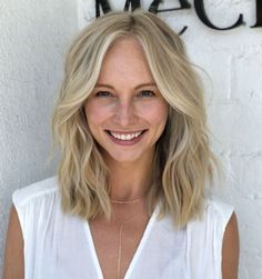 Wispy Hair, Shoulder Length Bob, How To Cut Bangs, Balayage Blonde, Lustrous Hair, Modern Haircuts, Blonde Bobs