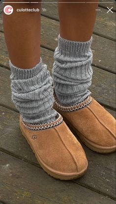 Stile Kylie Jenner, Cute Uggs, Mode Ulzzang, Sneaker Shop, Ugg Tasman Slippers, Ugg Slippers, Fall Fits