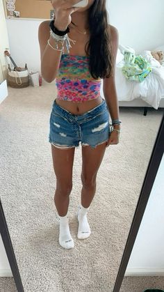 Holiday Date Outfit, Cute Summer Party Outfits, Comfy School Outfits Summer, Summer Fits For School, Summer Outfit Inspo Modest, Shorts Outfits For School, Summer School Fits, Hot Summer Day Outfit, Tube Top Outfit Aesthetic