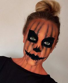 Pretty Halloween Makeup Ideas You’ll Love | StyleCaster Pretty Halloween Makeup, Creative Halloween Makeup, Makeup Zombie, Makeup Clown, Den Mrtvých, Halloween Make-up Looks, Halloween Makeup Pretty