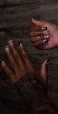 Gel Nail Sets Ideas, Soft White Nails With Rhinestones, Short Square Acrylic Nails Diamonds, Natural Acrylic Nails Glitter, Black French Tip Nails With Bling, Nails Acrylic Black Square, Birthday Nails Square Black, Shorts Nails Black Women, Kaws Duckies Nails