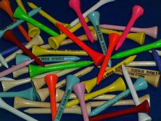 many different colored toothbrushes are arranged in a circle