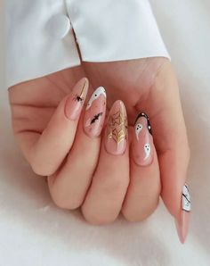 40 Aesthetic Halloween Nails Ideas Nail Art Halloween, Holloween Nails, Chic Nail Designs, Spooky Chic, Cute Halloween Nails, October Nails, Nagel Tips, Gel Mani, Her Nails