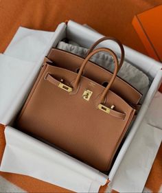 Unique Handbag, Luxury Bags Collection, Guys Clothing Styles, Togo Leather, Cute Winter Outfits, Hermes Bags, Hermes Bag, Hermes Birkin, Beautiful Bags