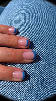 From delicate baby blues to show-stopping cobalt, this guide covers everything you need to know about blue french tip nails!   #BlueFrenchTipGuide #DIYNails #ManiHacks Short Spring French Tip Nails, Short Blue Tip Nails, Short French Tip Color, Short Summer French Nails, Very Short Nails Summer, Summer Nail Inspo Dip Powder, Super Short Gel Nails Summer, French Nails On Short Nails, Round Gel X Nails