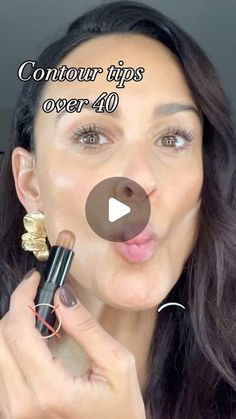 8,180 likes, 362 comments - _sandragoelz_ on October 5, 2024: "Do you contour? I’m going to be honest most of the time I’m using a bronzer/contour and a more defused dimension BUT…. Try these tips: Fish face NO. You want to add lightness there actually… Apply contour just slightly under the cheekbones and blend upwards to lift the face. Keep it light to enhance your features without harsh lines! Same for jowels, avoid above jawline- Using ONLYOILY CONTOUR linked in my Amazon ! @onlyoilybe Makeup For Double Chin, Make Up Contouring Tutorial, Contour For Lifted Face, Contouring Jowls Makeup Tips, Double Chin Contour, Difference Between Contour And Bronzer, How To Choose The Right Contour Shade, How To Find The Right Contour Shade, Contour Makeup For Beginners