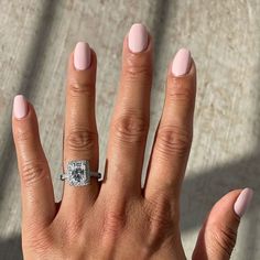 Gel Nails For Tanned Skin, Gel Nails For Medium Skin Tone, Nail Art In Dark Skin, Ring Color For Skin Tone, Neutral Gel Nail Colors Dark Skin, Nail Colour For Tan Skin Tone, Best Gel Nail Colors For Brown Skin, Classy Nails By Skin Tone Range, Short Nails Olive Skin