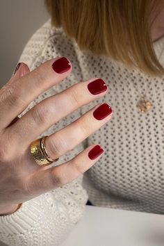 Burgundy Red Short Squoval Nails: Timeless Elegance in a High-Gloss Finish // Photo Credit: Instagram @jessicajrhoades Red Gelish Nails, Red Gel Nails Short, Uñas Old Money, Nails Red Square, Squoval Acrylic Nails, Press On Nails Red, Short Red Nails, Old Money Nails, Money Nails