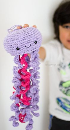 Cute crochet jellyfish, FREE pattern | www.1dogwoof.com Crochet Jellyfish, Crocheted Jellyfish, Crochet Phone Cases, Popular Crochet, All Free Crochet, Haken Baby, Crochet Bear