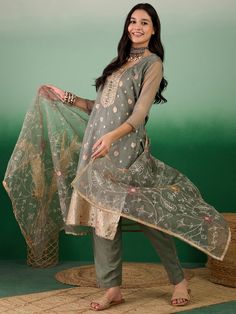 Green Organza Pant Suit with Wevon Designer, Hand Work Processing Time : 7 Business Days Work : Wevon Designer, Hand Work Fabric:Top : Organza Bottom : Santoon Dupatta : Organza Color:Top : Green Bottom : Green Dupatta : Green Salwar Kameez Mens, Patiyala Dress, Green Dupatta, Dress Saree, Lehenga Suit, Punjabi Salwar Suits, Designer Kurti, Smart Dress, Green Bottom