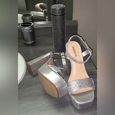 These Platforms Are The Perfect Shoes For Date Night Or Any Night They Are Absolutely Stunning, Drop Dead Gorgeous The Straps Are Adorned With Gorgeous Stones. Not Too Flashy But Just Enough Sparkle To Make A Statement They Can Be Worn Anytime, Most Definitely For Occasions Like Prom, Wedding, Parties/Events, Vacation, Date Night, Etc. There’s Only One Size Available (Women’s 9.5) But Pls Feel Free To Check Out My Page For More About 5.1 In Brand New - Never Used - In Excellent Condition - No We Rhinestone Platform Heels, Baby Doll Shoes, Trendy Heels, Platform Espadrille Sandals, Soda Shoes, Caged Sandals, Platform Mary Janes, Ankle Heels, Platform Espadrilles