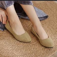 Brand New Ballet Suede Flat Round Toe Women"S Shoe Size 11 Color Oliver Green Made With Fabric Upper Balance Manmade This Item Is Brand New Without Tag Check The Pictures Suede Flats, Walker Boots, Ballet Flat, Fit N Flare Dress, Boot Sandals, Rain And Snow Boots, Snow Boots, Trending Accessories, Trending Shoes