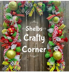 a christmas wreath with the words shells crafty corner