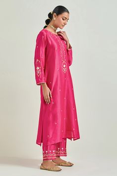 Buy Fuchsia Silk Chanderi Embroidered Sequins Scattered Floral Kurta And Pant Set For Women by Anantaa by Roohi Online at Aza Fashions. Kurta Pant Set, Embroidered Hem, Embroidered Dupatta, Straight Kurta, Embroidery Designs Fashion, Color Fuchsia, Stylish Dress Book, Pattern Embroidery, How To Hem Pants