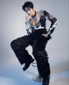 Futuristic Fashion Male, Queer Punk, High Fashion Poses, Crazy Fashion, Fashion Male, High Fashion Outfits, Weird Fashion, Photoshoot Outfits