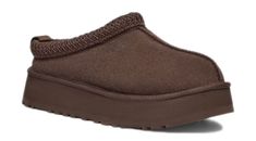 UGG TAZZ SLIPPER CHOCOLATE (WOMEN'S) SKU: 1122553-CHO Chocolate Uggs Outfit, Brat Autumn, Chocolate Uggs, Tazz Slipper, Harrods London, Sneakers Box, Kobe Shoes