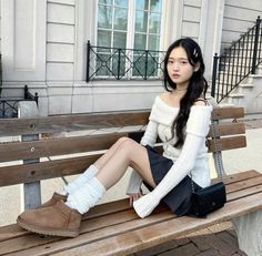 #saranghoe #youtube #instagram #fashion #fallfashion #outfits #ootd long hairstyles, cute fall fit, cute sweater tops, black skirt, pleated skirt, cute boots, ugg Tracy Sohn, Trendy Outfit Ideas, Fall Fit, Fall Outfit Ideas, Trendy Outfit, Trendy Fall, Fall Outfit, Fall Fashion, Outfit Ideas