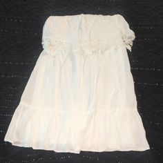 New With Tag! Elastic Size Large Charlotte Russe Beautiful Lace! Summer Sleeveless Tube Top With Lace Trim, White Bandeau Mini Dress For The Beach, White Bandeau Mini Dress For Beach, Casual Bandeau Mini Dress For Vacation, Flowy Strapless Mini Dress For Day Out, Strapless Flowy Mini Dress For Day Out, White Bandeau Mini Dress For Vacation, Summer Strapless Tube Top With Lace Trim, Summer Bandeau Tube Top With Lace Trim