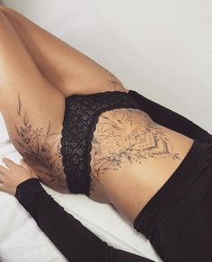 Hip Tattoo Ideas, Person Aesthetic, Abdomen Tattoo, Tummy Tattoo, Stomach Tattoos Women, Rib Tattoos For Women, Waist Tattoos