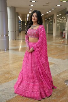 Ulka Gupta, Lehenga For Girls, Beautiful Frocks, Girls Dresses Diy, Half Saree Designs, Indian Fashion Saree, Indian Gowns Dresses, Beautiful Dresses For Women